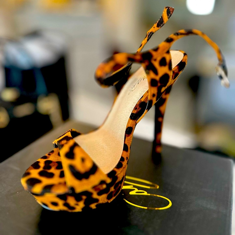 Leopard pumps